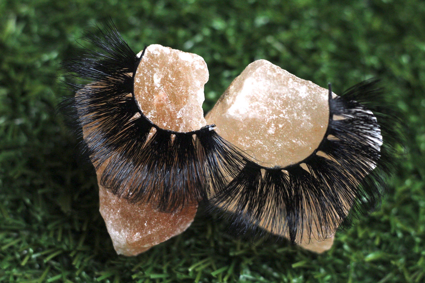 " Ari " 100 % Mink Strip ( 25 mm)