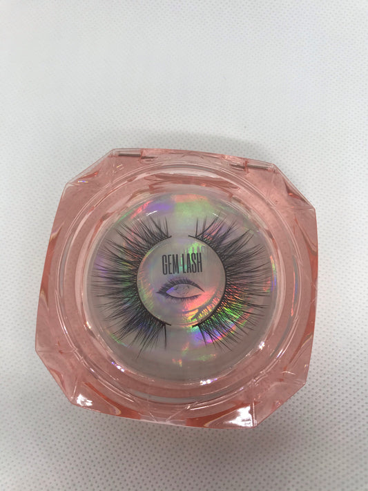 “Victoria” Mink Lash